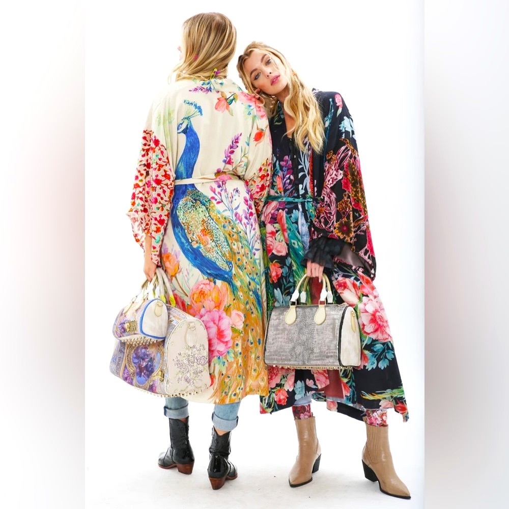Stunning Fantasy Kimonos in beautiful colors nwot 😍